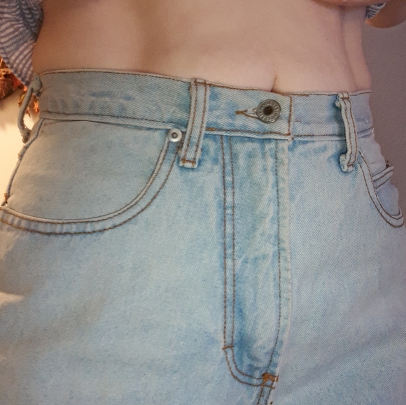 Vintage 80's Mom Jean Shorts - Picture 13 of 16